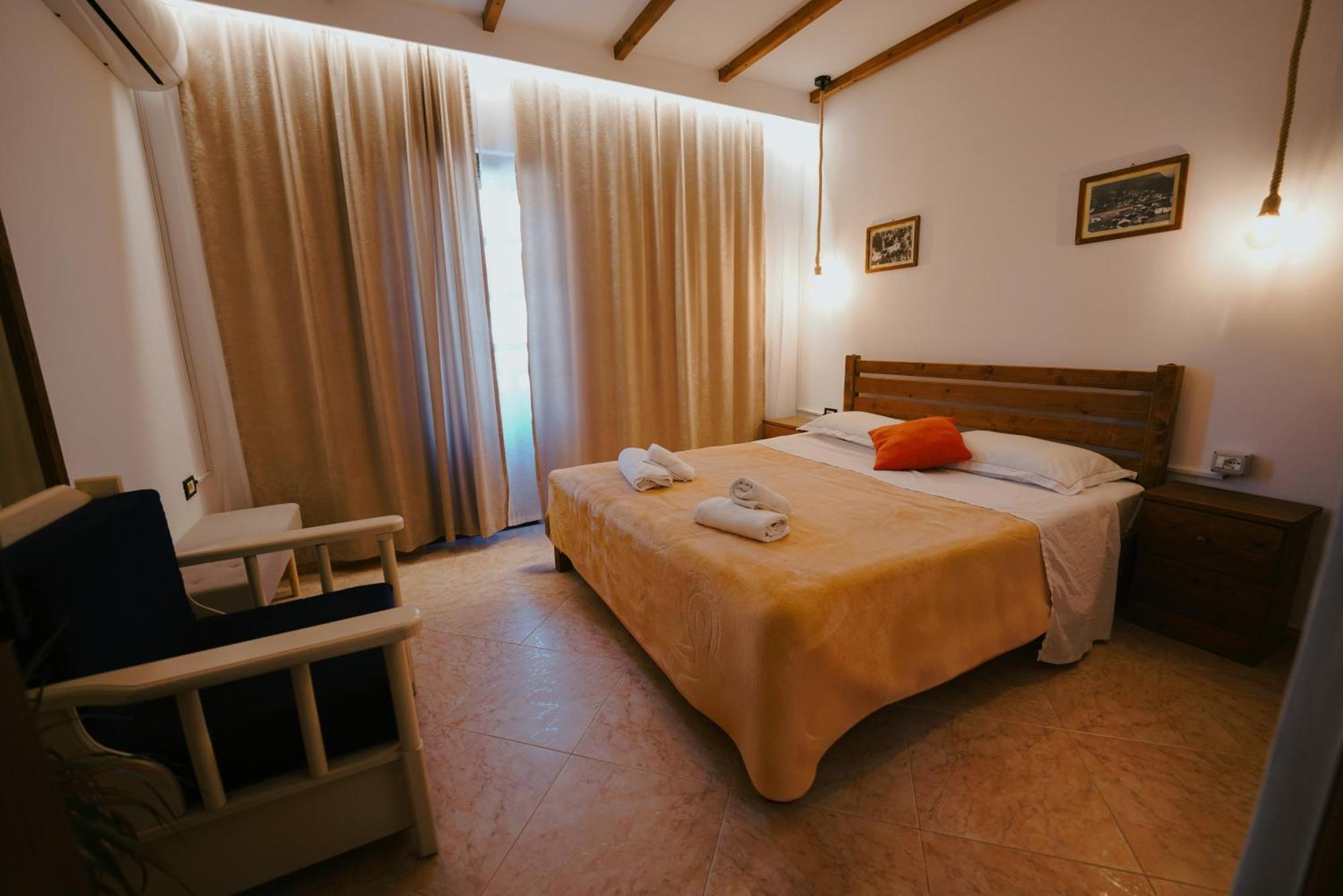Maya Hostel Berat Ngoại thất bức ảnh